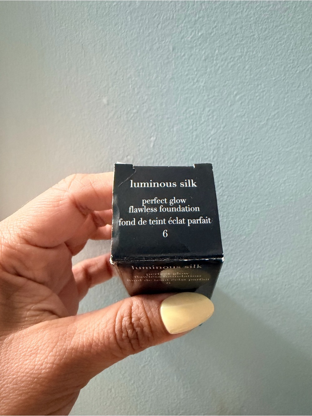 Giorgio Armani Luminous Silk Foundation - OG formula (Shade 6) - Picture 2 of 4